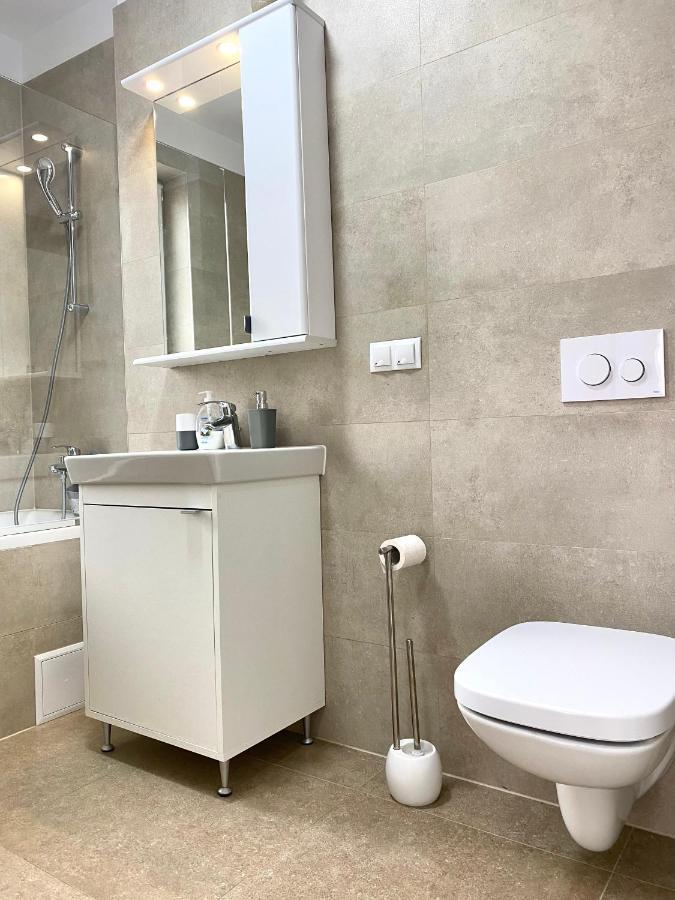 Astoria Apartment - Pet Friendly Brasov Ngoại thất bức ảnh